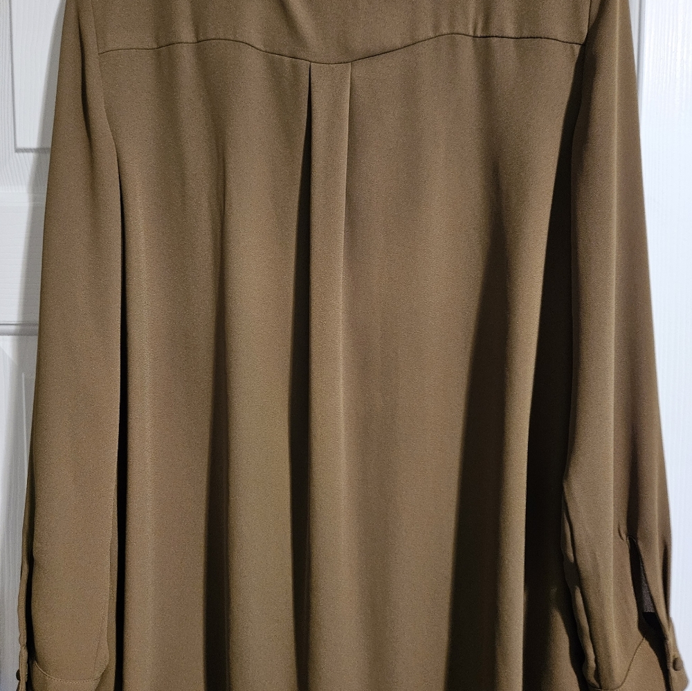 Ann Taylor Petite Button Down Blouse. - Picture 5 of 9